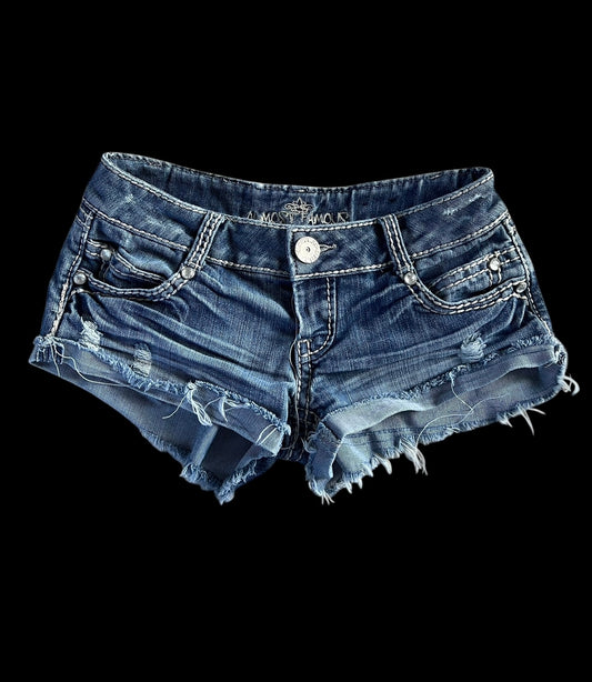 Low-rise shorts