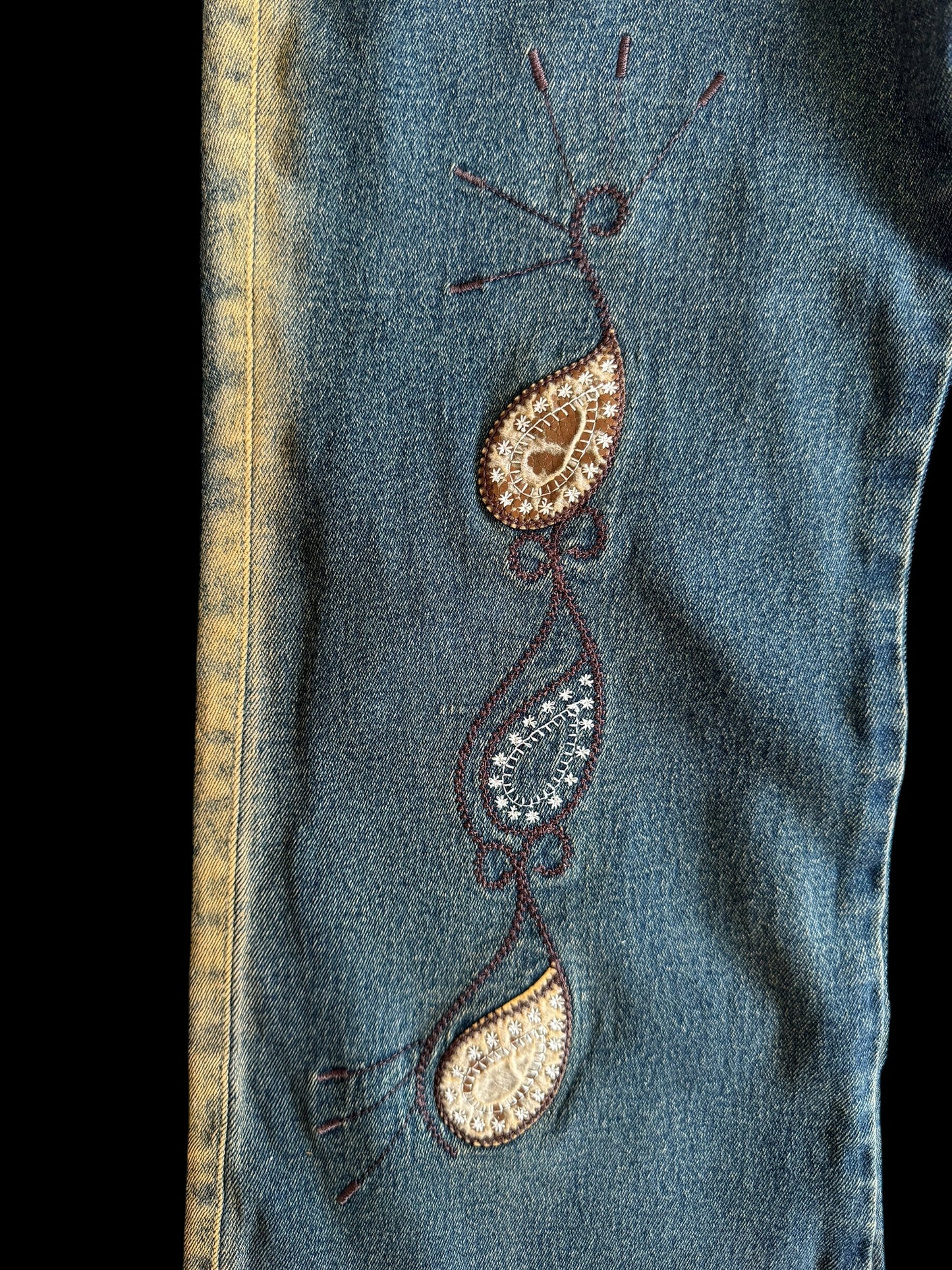 Embroidered flared jeans