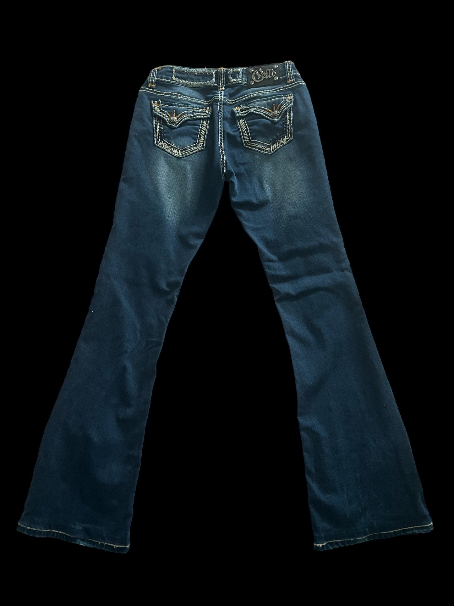 Low-rise flared jeans