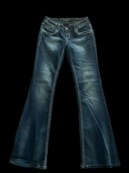 Low-rise flared jeans